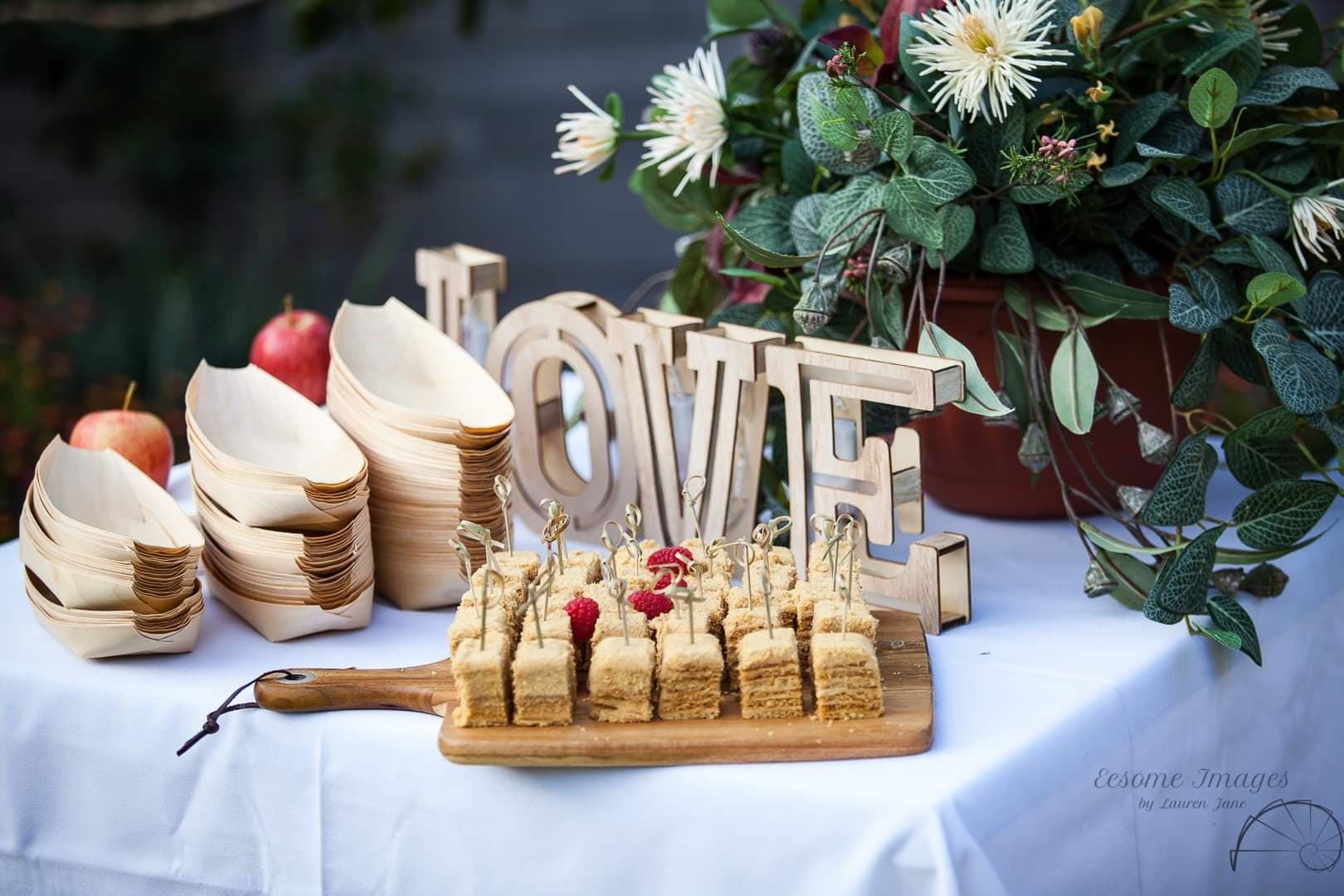Flying Canapé